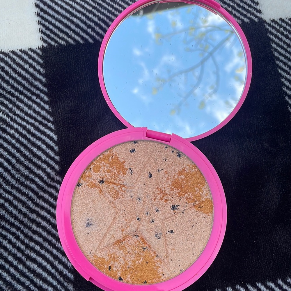 Skin frost highlighter